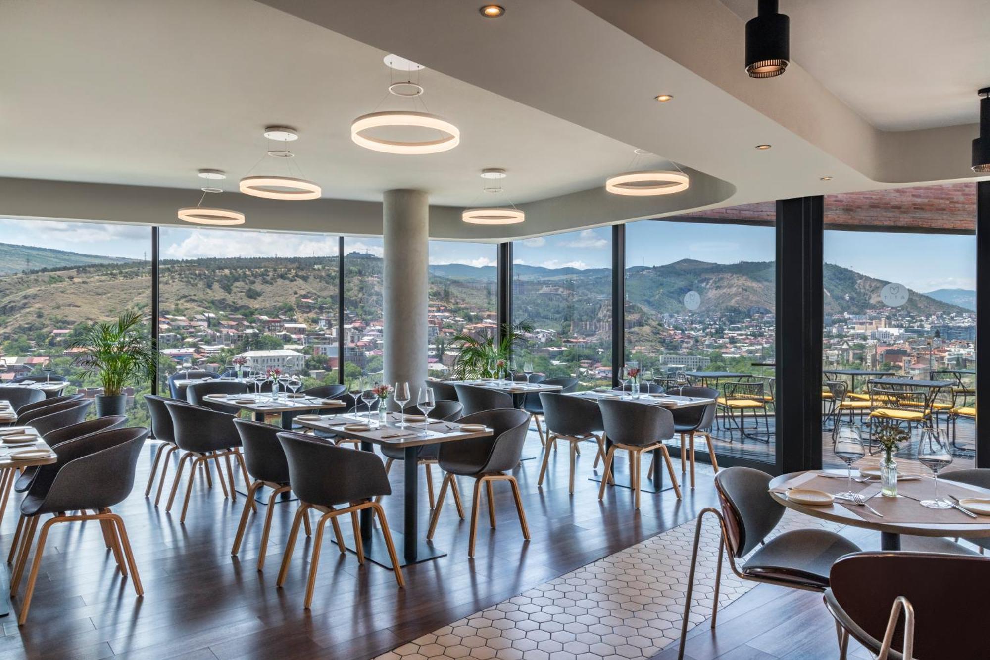 Golden Tulip Design Tbilisi Hotell Eksteriør bilde