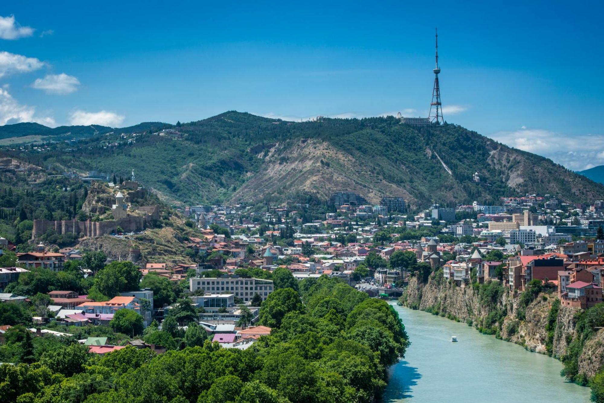 Golden Tulip Design Tbilisi Hotell Eksteriør bilde