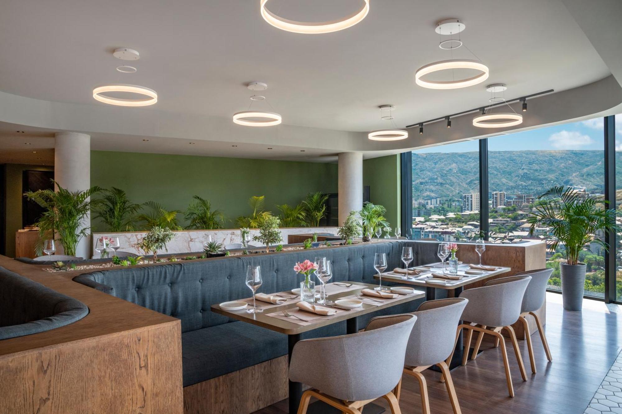 Golden Tulip Design Tbilisi Hotell Eksteriør bilde